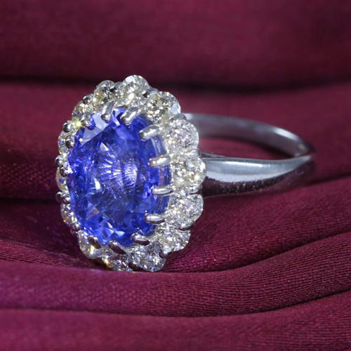 14K / 585 White Gold Blue Sapphire (IGI) & Diamond Ring