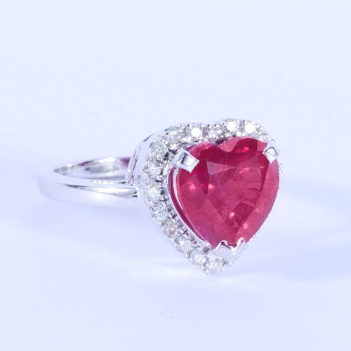 14 K / 585 White Gold Ruby & Diamond Ring