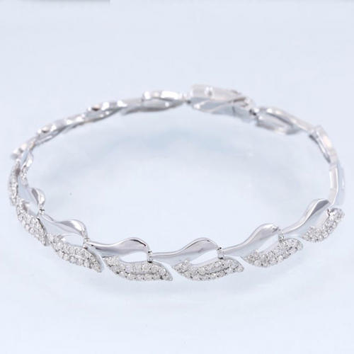 14 K / 585 White Gold Diamond Bracelet - Leaf Design
