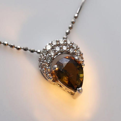 14 K / 585 IGI Certified Alexandrite & Diamond Pendant Necklace