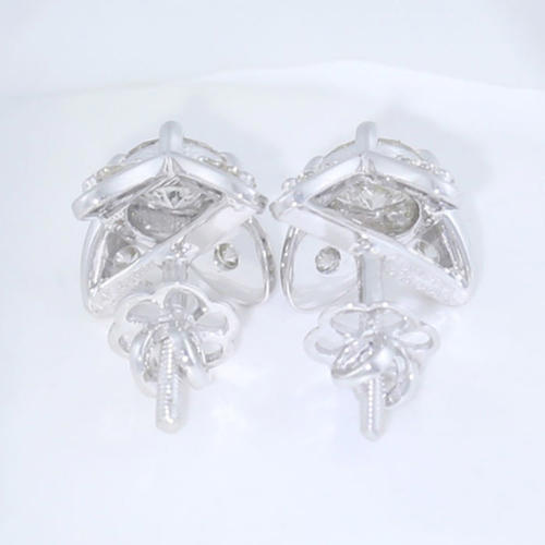 14 K / 585 White Gold Exclusive Solitaire Diamond Earrings