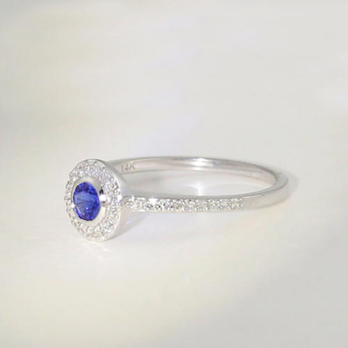 18 K / 750 White Gold Blue Sapphire and Diamond Ring