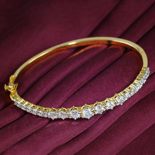 14 K / 585 Yellow Gold IGI Certified Solitaire Diamond Bracelet
