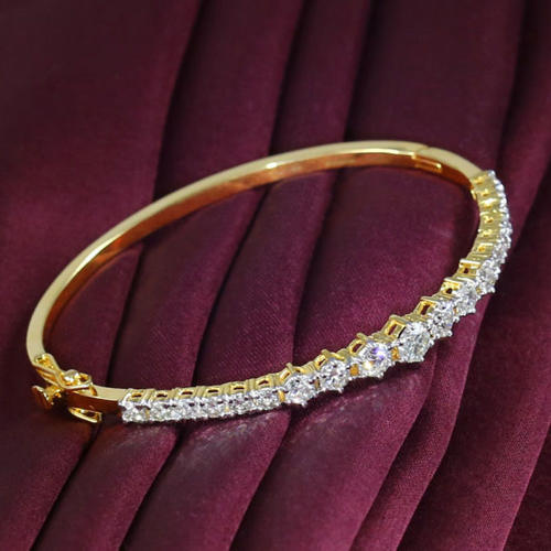 14 K / 585 Yellow Gold IGI Certified Solitaire Diamond Bracelet
