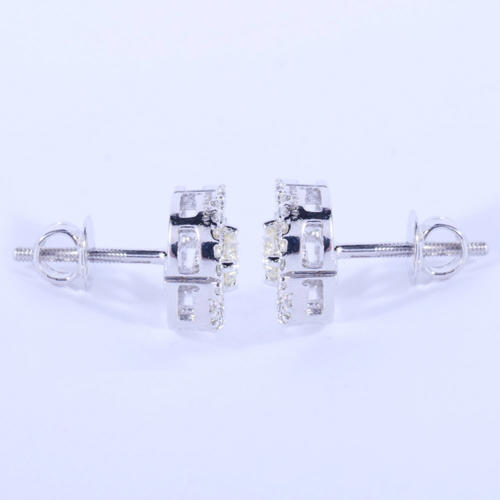 14 K / 585 White Gold Diamond Earring Studs - 0.70 ct.