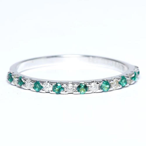 14 K / 585 White Gold Diamond and Emerald Band Ring