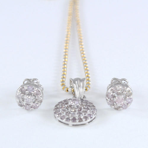 14 K /585 White Gold Pendant and Earrings with Pink Diamonds