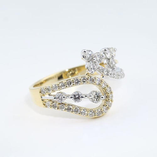 IGI Certified 18 K / 750 Yellow Gold Diamond Ring