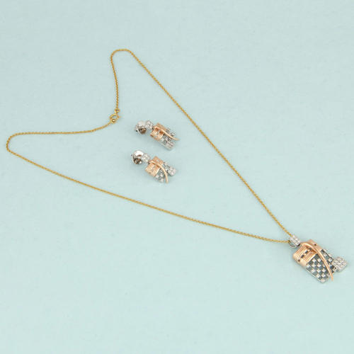 IGI 14 K / 585 Rose Gold Diamond Pendant Necklace & Earrings