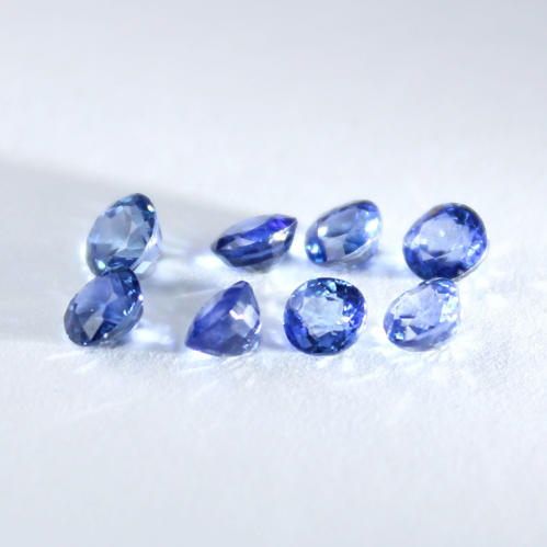 4.28 ct. Set of 8 Blue Sapphires - SRI LANKA (CEYLON)