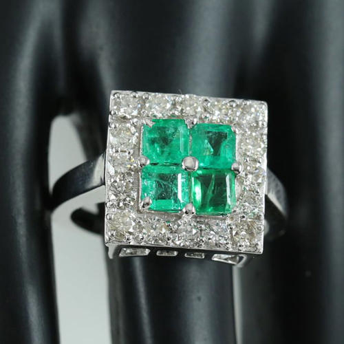 14 K / 585 White Gold IGI Certified Emerald & Diamond Ring