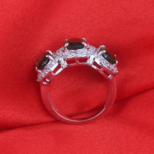 14 K / 585 White Gold Tsavorite Garnets & Diamond Ring