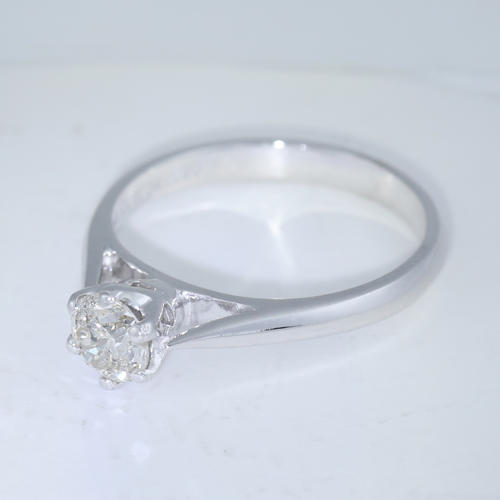 14 K / 585 White Gold Certified Solitaire Diamond Ring